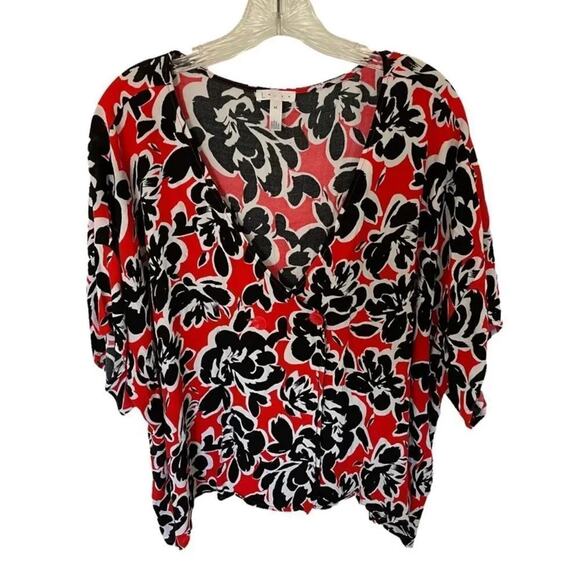 LEiTH Floral Red Black & White Semi Cropped V Neck Blouse, Size 4X - Picture 2 of 8